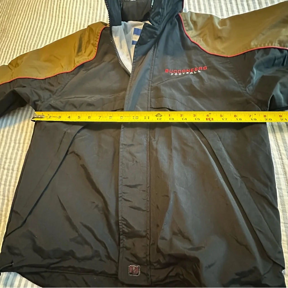 Reebok NFL Tampa Bay Buccaneers Kids Jacket LG 14-16 On Field Windbreaker Black‎